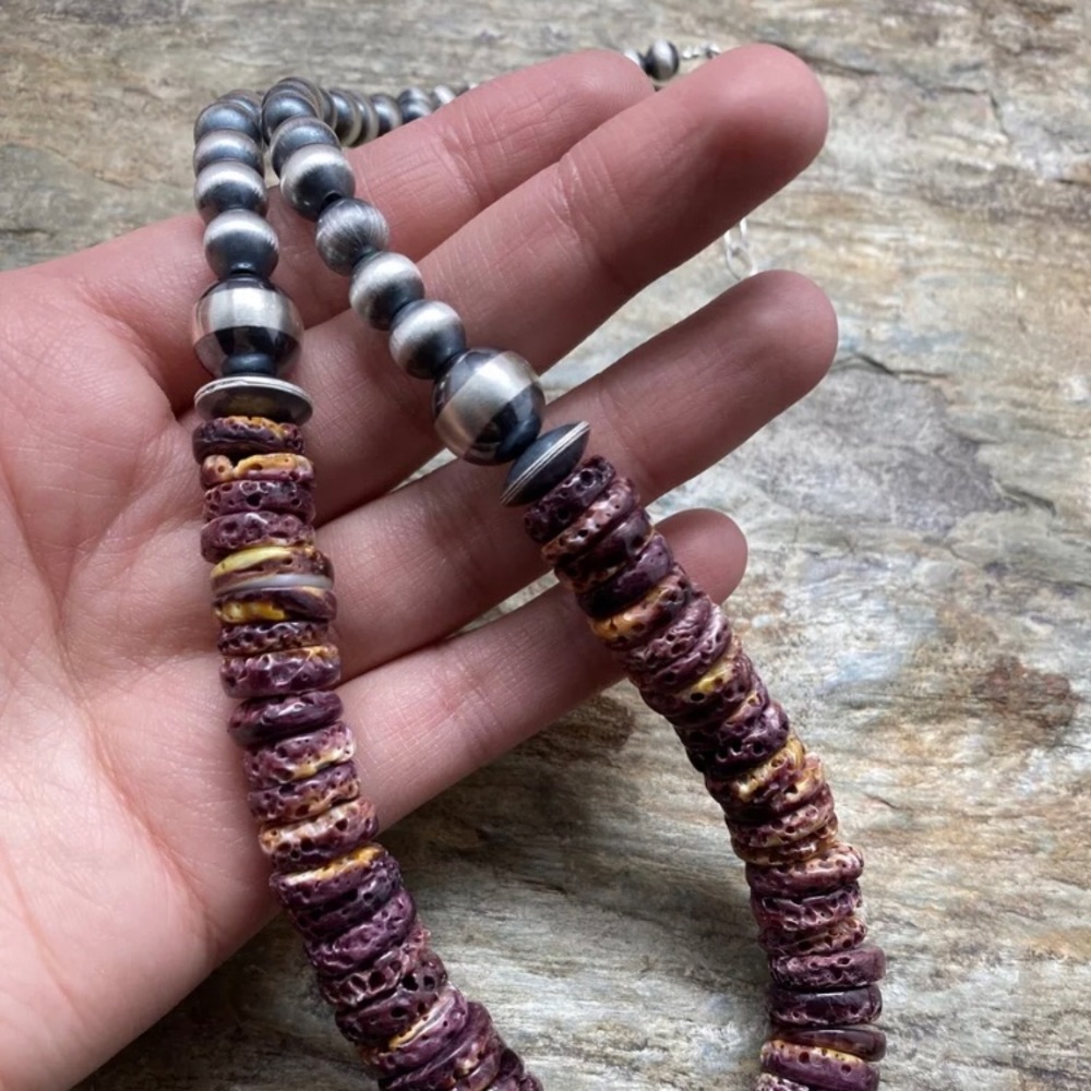 Sterling silver Graduated Purple Spiny Oyster Pearls Necklace - Picture 3 of 12
